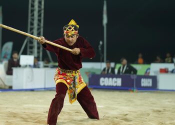 Part-Time Hawker Raja Das Wins Gold At Khelo India Beach Games In Pencak Silat