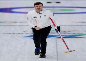 Italy loss sends GB men into semis