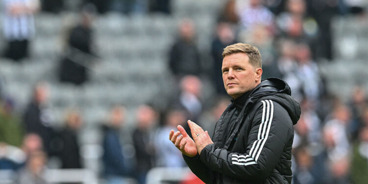 Newcastle back Howe despite difficult season