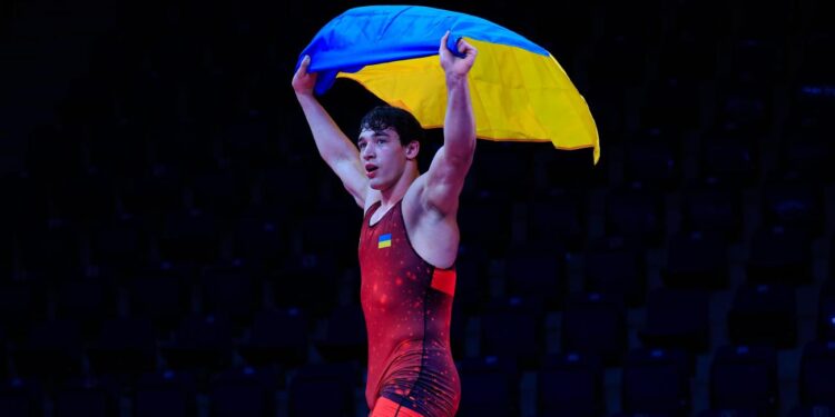 Yakushenko Wrestles His Way to Glory in 97kg Greco-Roman Final