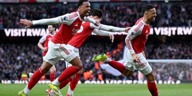 Premier League: Arsenal move five points clear, Manchester United climb to third