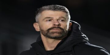 Aberdeen appoint Robinson as new head coach