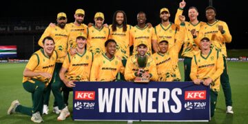Esterhuizen Stars as South Africa Clinch T20I Series in Christchurch