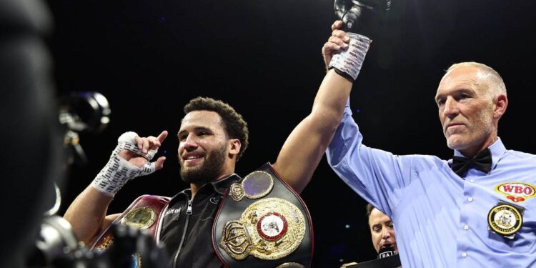 Itauma Floors Franklin to Stay Unbeaten, Moves Closer to World Title Shot