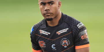 Jason Qareqare Scores Hat-Trick as Castleford Tigers Beat Bradford Bulls