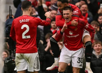 Manchester United Sink Aston Villa To Boost Premier League Top Four Bid