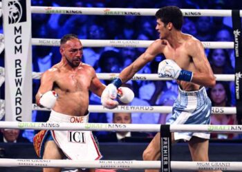 Sebastian Fundora Towers Over Thurman, Forces First Career TKO to Keep WBC Crown