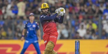 RCB clutch MI to hand hosts third straight defeat
