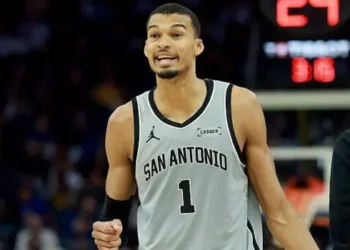 Victor Wembanyama Dominates Again as Spurs Extend Winning Streak