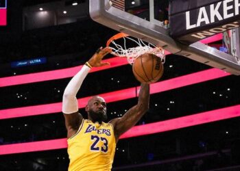 LeBron James sets all-time win record as Lakers defeat Cavaliers