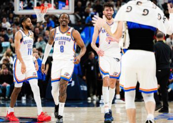 NBA Roundup: Oklahoma City Thunder Clinch No. 1 Western Conference Seed With Dominant Win Over Clippers (Again)