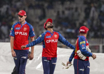 Rain Interrupts KKR vs PBKS at Eden Gardens : Match on Hold with Hosts at 25/2