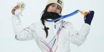 Teenage Prodigy Choi Ga-on Defies Odds to Claim Historic Olympic Gold in Snowboard Halfpipe