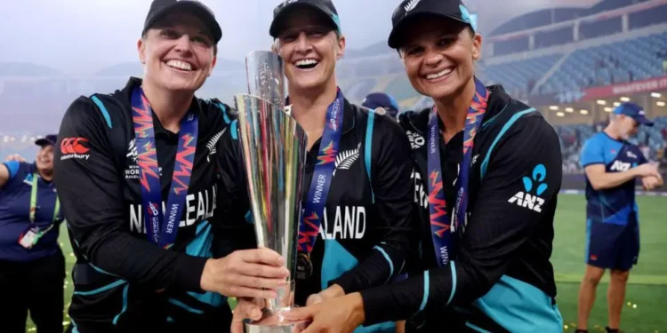 End of an Era: Sophie Devine and Lea Tahuhu to Retire After T20 World Cup