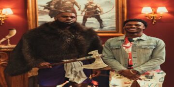 Lakers Begin Play-Offs With Strong Win