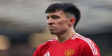 Mainoo Extends Manchester United Stay
