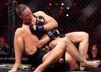 Ronda Rousey Ends MMA Career in Fairytale Fashion with 15-Second Armbar Over Gina Carano