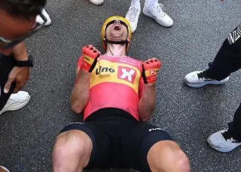 Fredrik Dversnes Powers to Giro Stage 15 Victory After Dramatic Neutralised Finish