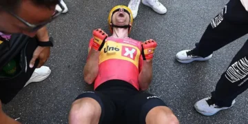 Fredrik Dversnes Powers to Giro Stage 15 Victory After Dramatic Neutralised Finish