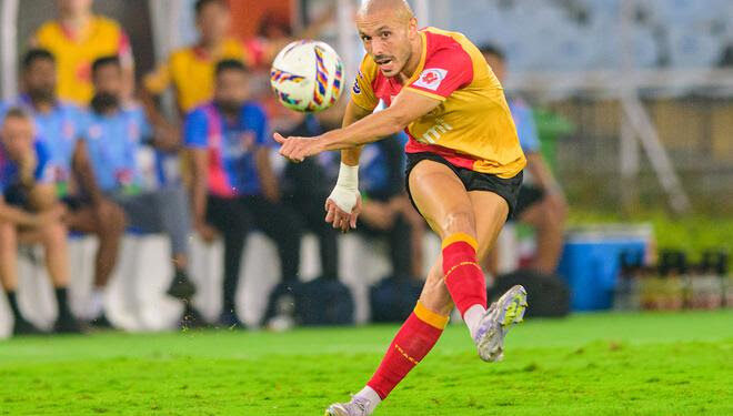 East Bengal Outplays Mumbai City to Claim Crucial Win in ISL Title Race