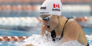 Summer McIntosh Focused on Heavy Training Ahead of 2026 Pan Pacific Championships