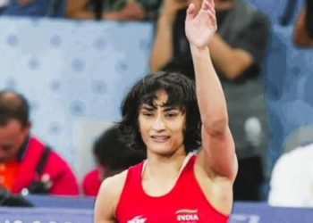 Vinesh Phogat Defies WFI Ban to Reach Competition Venue Amid Fresh Wrestling Controversy