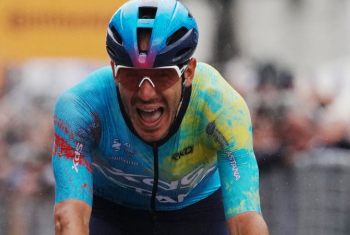 Ballerini Survives Naples Chaos To Win Dramatic Giro d’Italia Stage