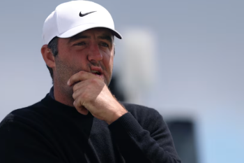 Scheffler Shines as McIlroy Struggles in Dramatic PGA Championship Round One