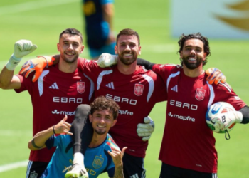 Raya Embraces Fierce Goalkeeping Competition Ahead of Spain’s World Cup Opener