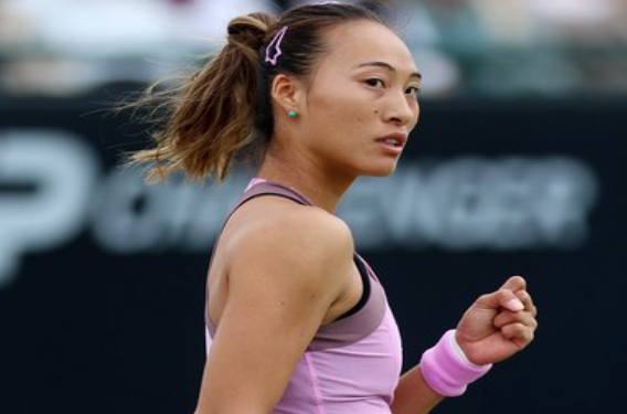 Zheng Qinwen Fights Back to Beat Sakkari for First Grass-Court Victory of 2026