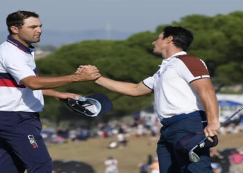 Hovland Sets Up Travelers Play-Off With Scheffler After Dramatic Final Round