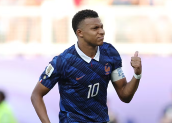 France Cruise Past Paraguay to Reach FIFA World Cup Quarter-finals