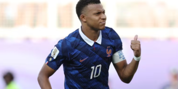 France Cruise Past Paraguay to Reach FIFA World Cup Quarter-finals