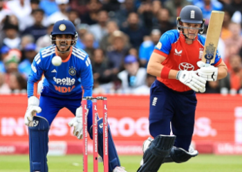England Beat India by Four Wickets to Take 1-0 Lead in T20I Series