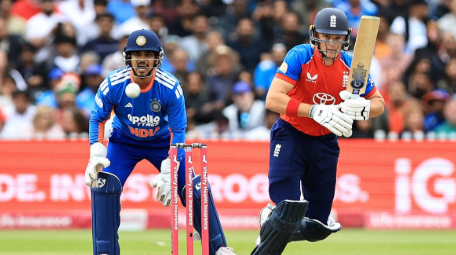 England Beat India by Four Wickets to Take 1-0 Lead in T20I Series