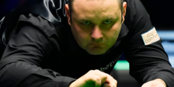 Stephen Maguire Battles Back to Launch Championship League Title Defence with Group Win