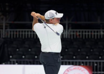 Lucas Glover, Lee Hodges Share Lead in Tight John Deere Classic Battle