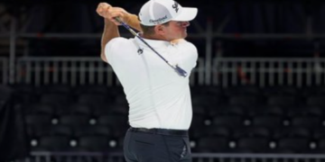 Lucas Glover, Lee Hodges Share Lead in Tight John Deere Classic Battle