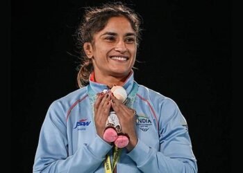 Vinesh Phogat’s Wrestling Comeback Faces Fresh Legal Battle as Delhi HC Seeks WFI’s Stand