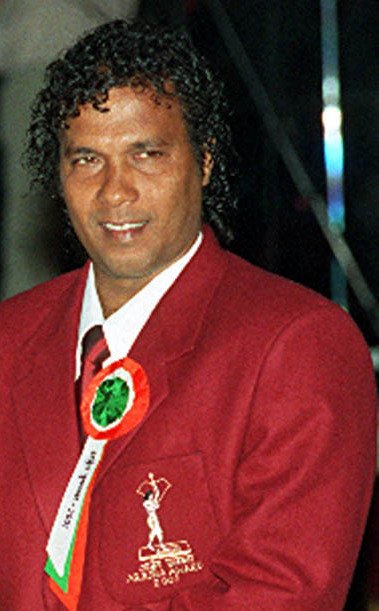 Bruno_Coutinho_along_with_Dr._A._P._J._Abdul_Kalam_(cropped)
